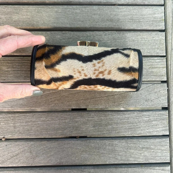 Vintage Tiger Tigress Print Faux Fur Clamshell Eyeglass Case Mini Clutch - Picture 4 of 4